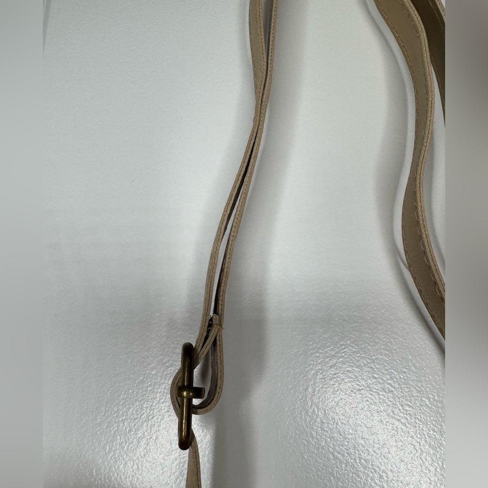 Beige Woven Crossbody Bag with Shell Accents summer - Picture 5 of 6
